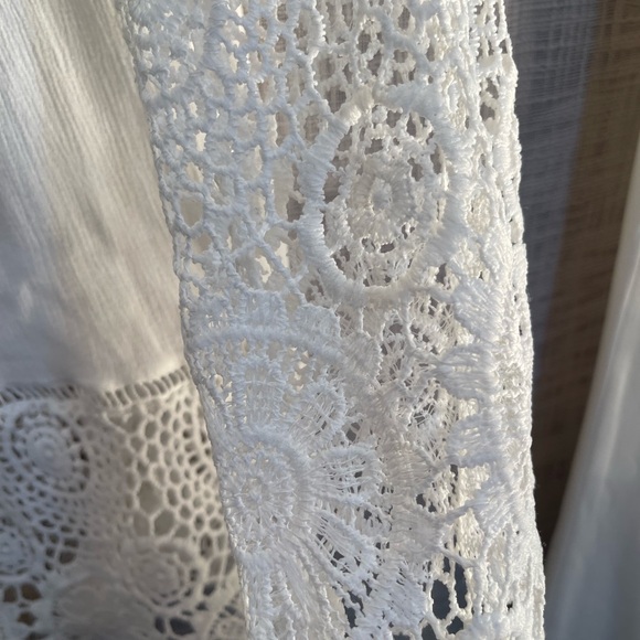 Lace bohemian top, crocheted lace tunic style shirt - Picture 4 of 6